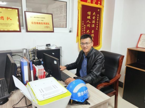 炒股公司 “人民邮电为人民”的栖霞答卷：邓海军的“帮把手”人生